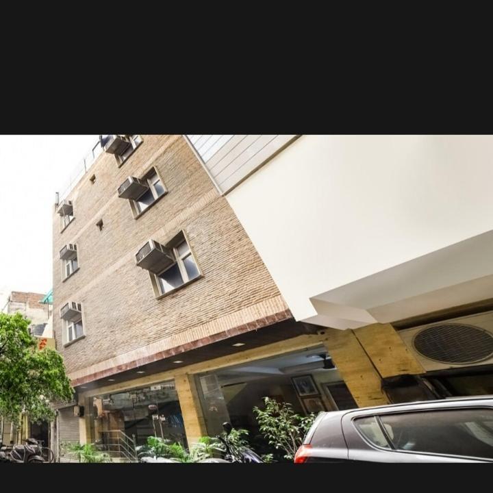 Hotel Mahalaxmi Deluxe New Delhi Exterior photo