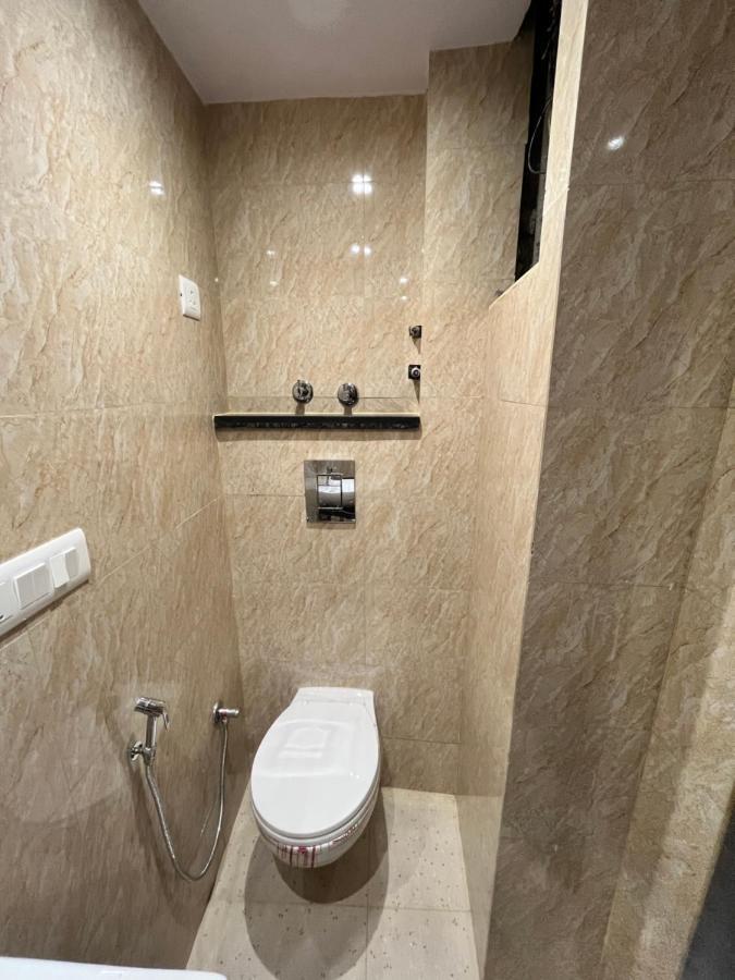 Hotel Mahalaxmi Deluxe New Delhi Exterior photo