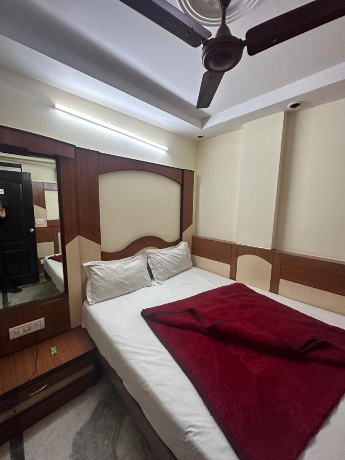 Hotel Mahalaxmi Deluxe New Delhi Exterior photo